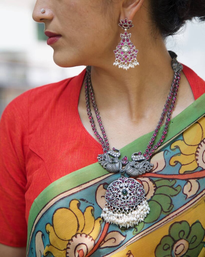 Wear Silver Jewelry with Paithani Saree